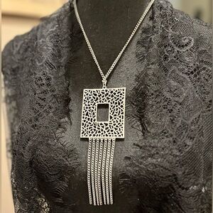 N113 Vintage Silvertone Metal and Chain Tassel Pendant